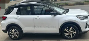 Photo - Toyota Raize 2022 White