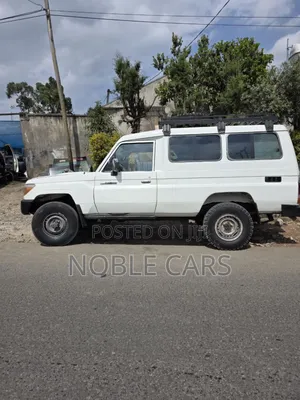 Toyota Land Cruiser 2012 White