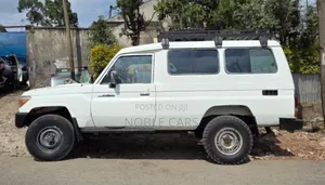 Toyota Land Cruiser 2012 White