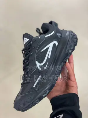 Photo - Nike Acg Mountain Fly 2 Low Shoe