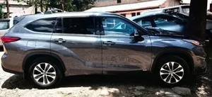 Toyota Highlander Hybrid 2022 Gray