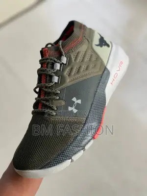 Under Armour Project Rock 2 Training Shoe.