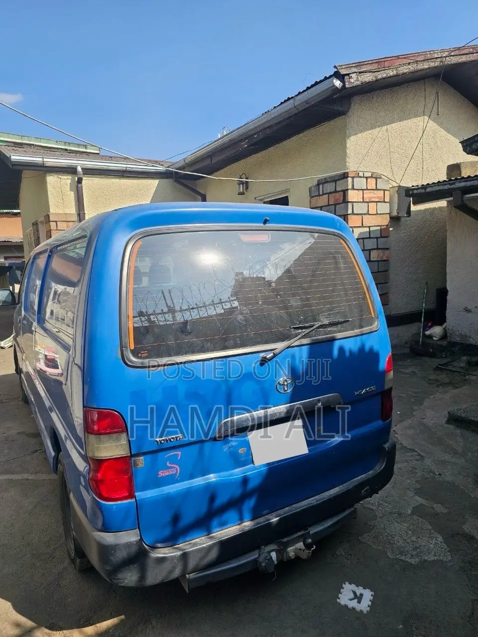 Toyota HiAce 2011 Blue