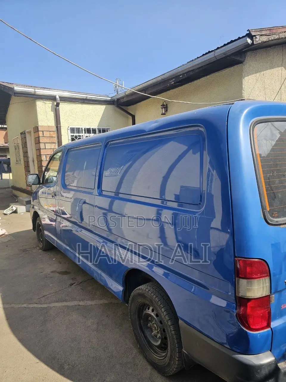 Toyota HiAce 2011 Blue