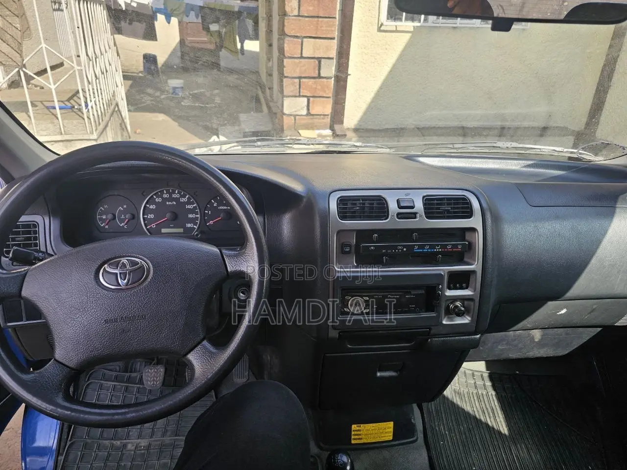 Toyota HiAce 2011 Blue