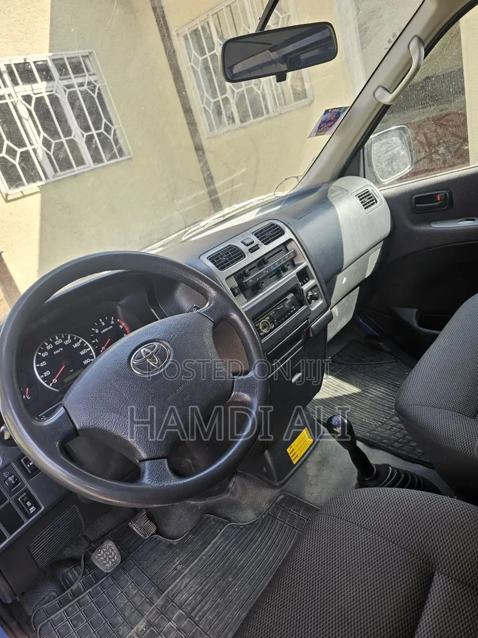 Toyota HiAce 2011 Blue