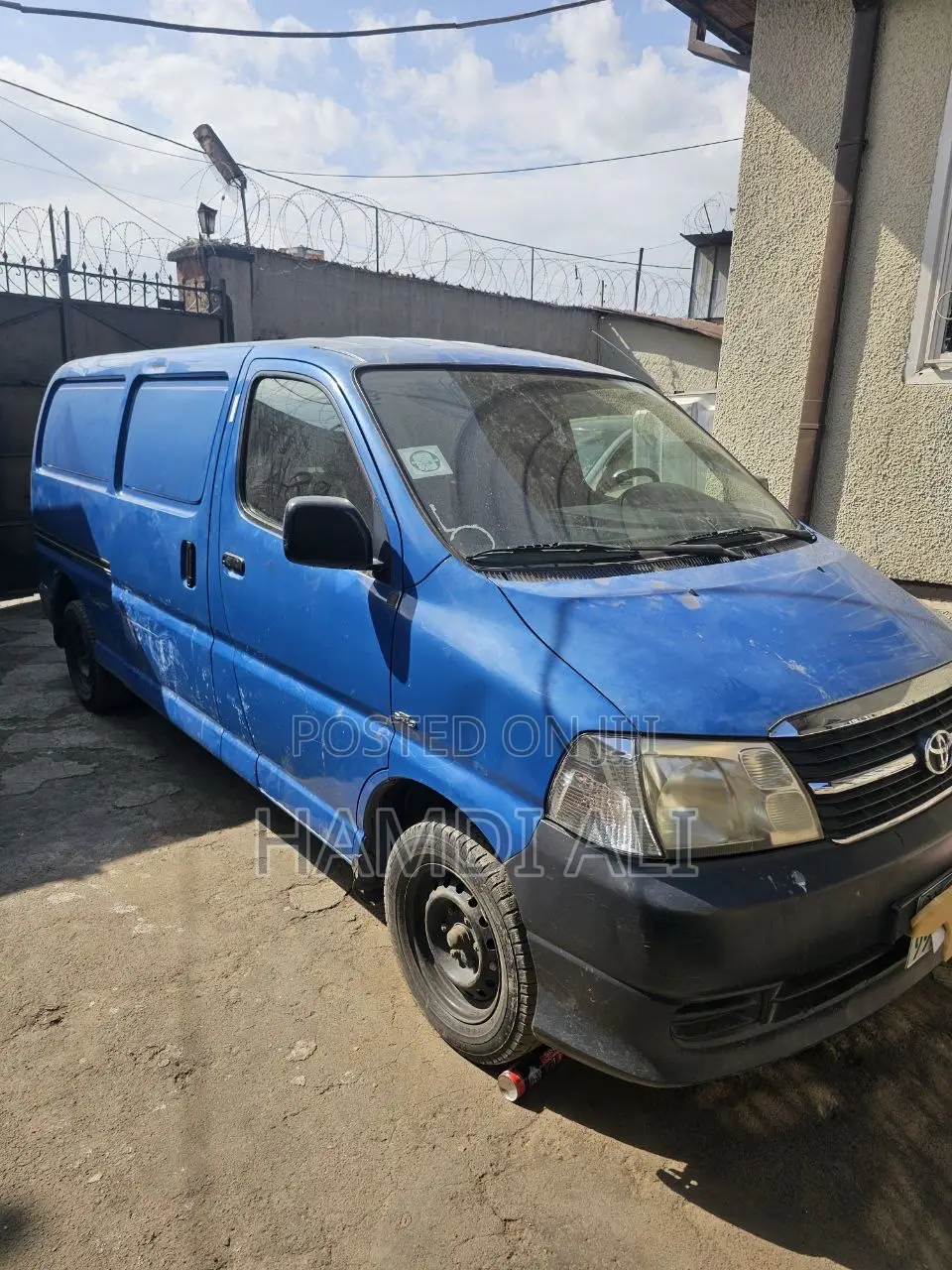 Toyota HiAce 2011 Blue