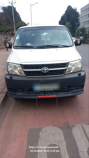Photo - Toyota HiAce 2011 White