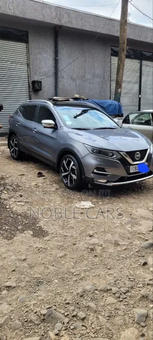 Photo - Nissan Qashqai 2018 Silver