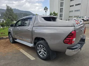 Toyota Hilux 2017 Gold