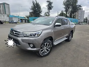 Toyota Hilux 2017 Gold