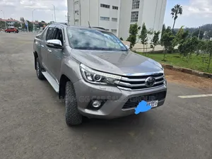 Toyota Hilux 2017 Gold