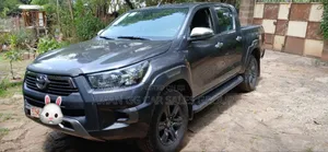 Toyota Hilux 2021 Gray
