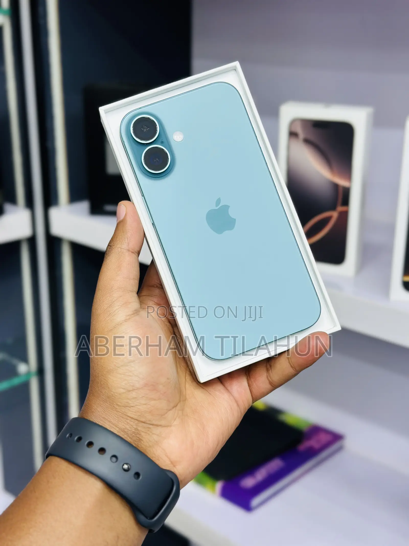 New Apple iPhone 16 256 GB Green