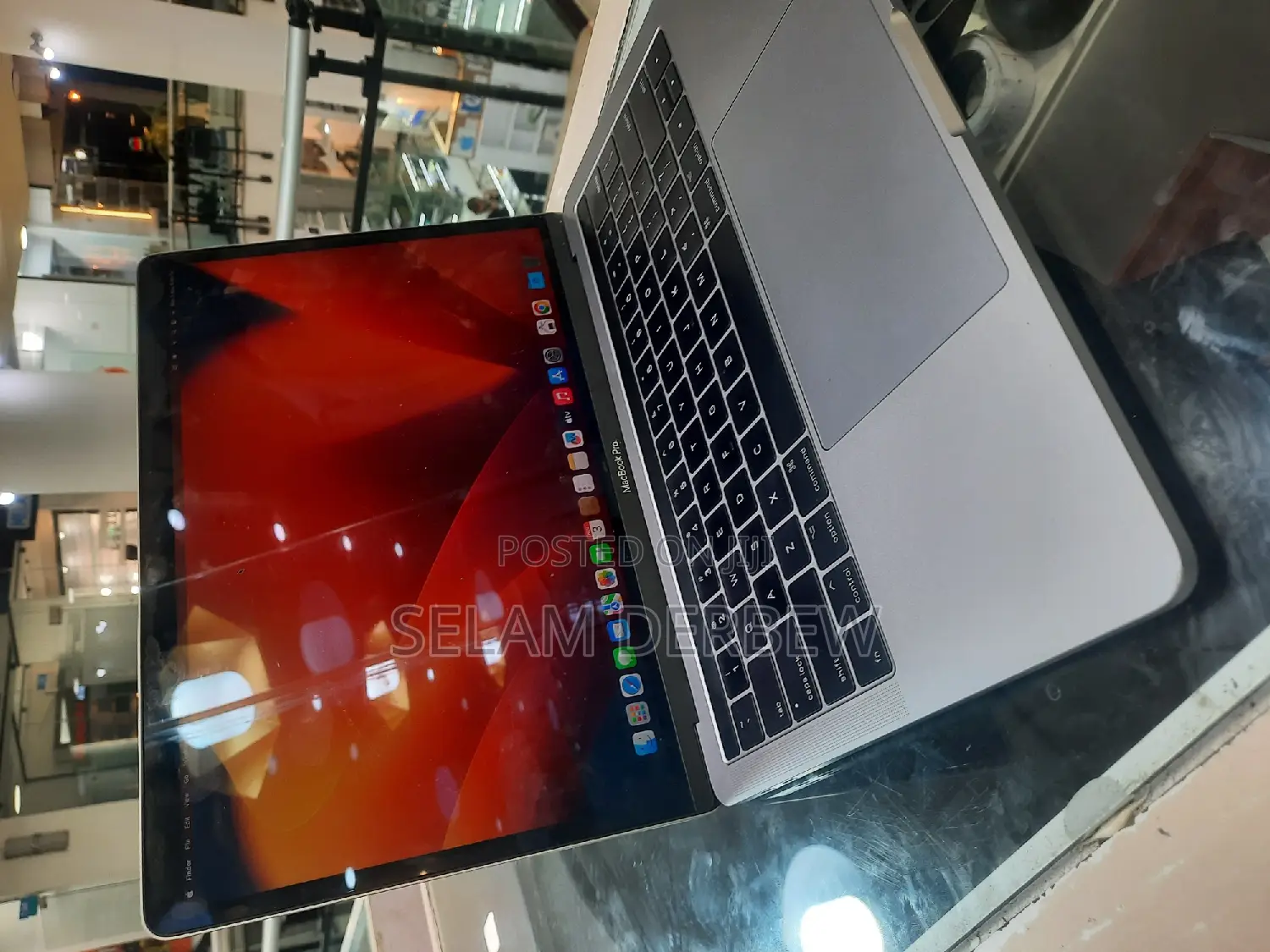 New Laptop Apple MacBook Pro 2017 8GB Intel Core I5 SSD 128GB