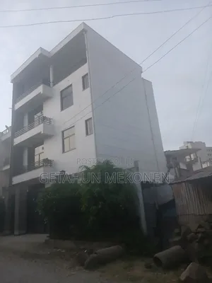 .ለሽያጭ የቀረበ የመኖሪያ ቤት 
 150 ካሪ ሜትር
ጂ + 3