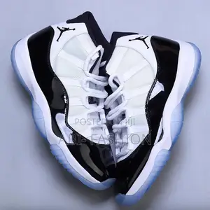 Photo - Nike Jordan 11 Balck and White Edition Mens