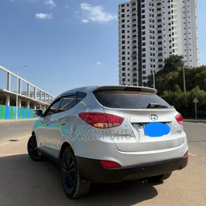 Hyundai Tucson GLS FWD 2010 Silver