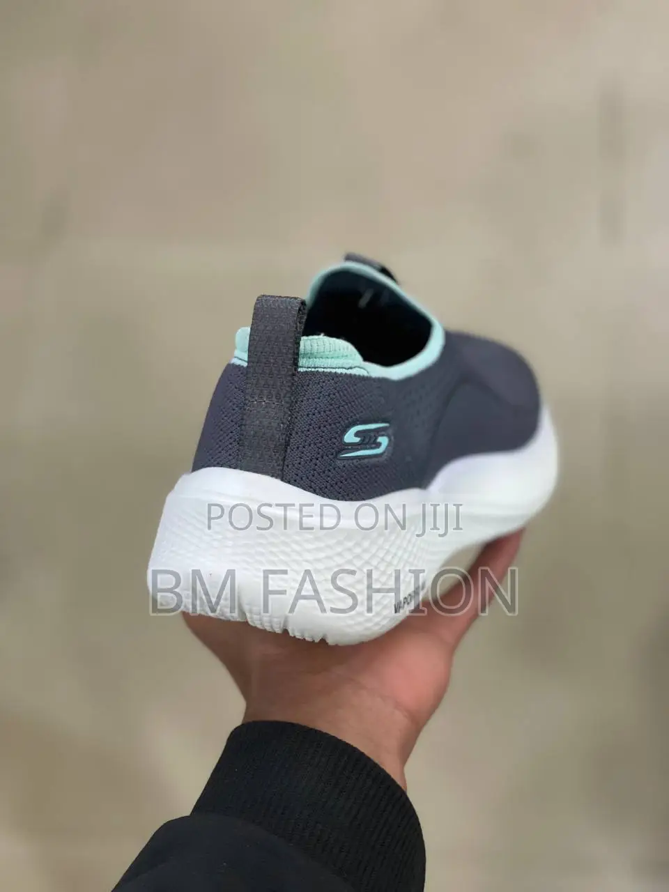 Skechers Vapor Foam - Covert Slip-on Sneaker