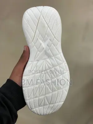 Skechers Vapor Foam - Covert Slip-on Sneaker