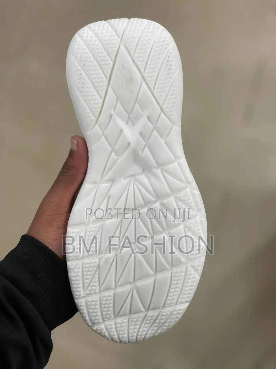 Skechers Vapor Foam - Covert Slip-on Sneaker