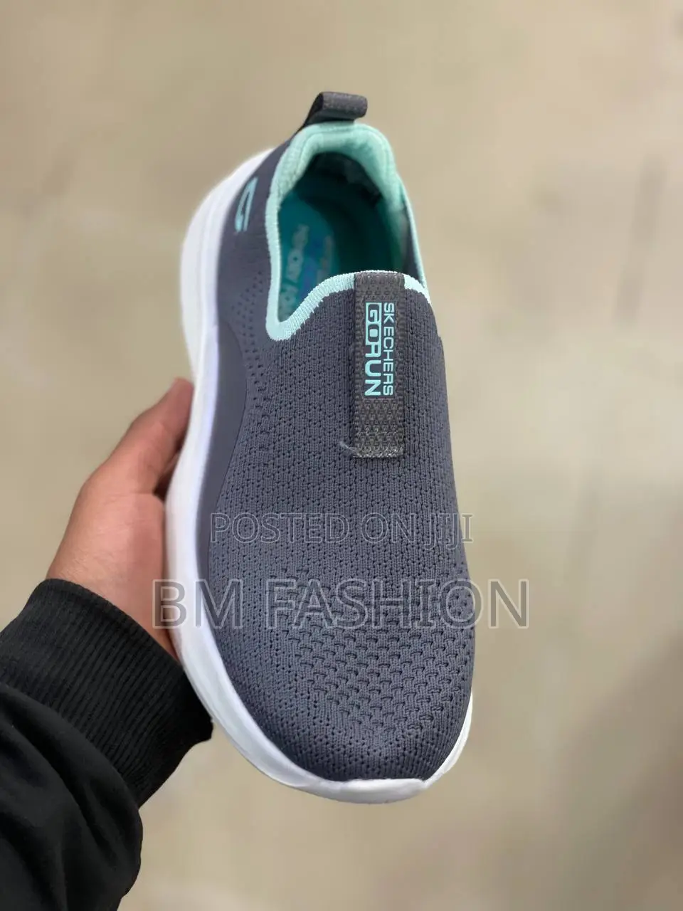 Skechers Vapor Foam - Covert Slip-on Sneaker