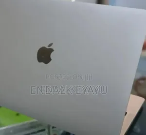 New Laptop Apple MacBook Pro 2022 M2 8GB Apple M2 SSD 256GB