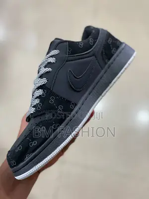 Nike Sb Dunk Low Sneaker With a Gucci-Inspired Design