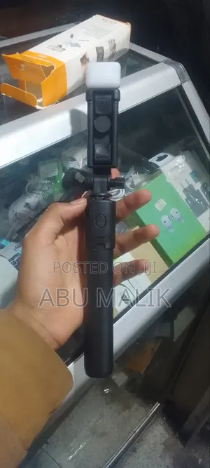 Photo - Tripod Selfie Stick