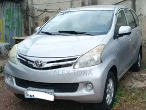 Photo - Toyota Avanza 2014 Silver