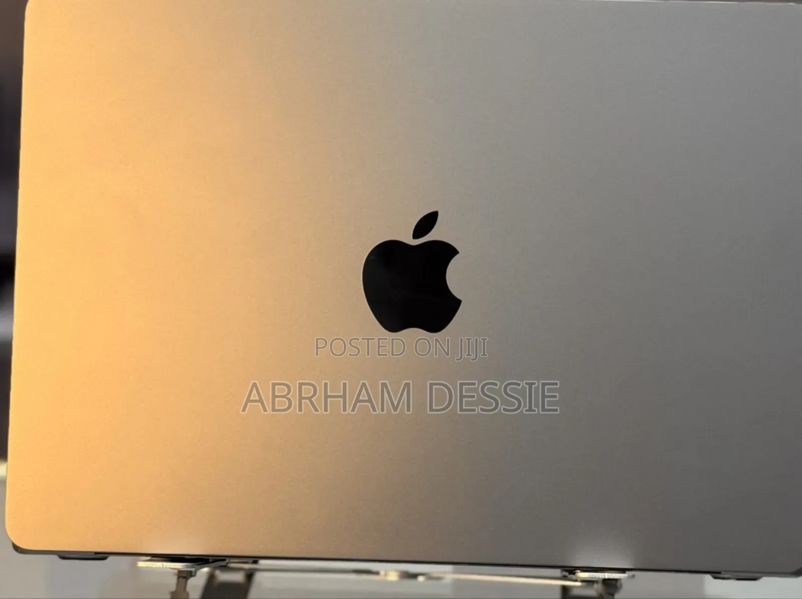 New Laptop Apple MacBook Air 2022 M2 8GB Apple M2 SSD 256GB