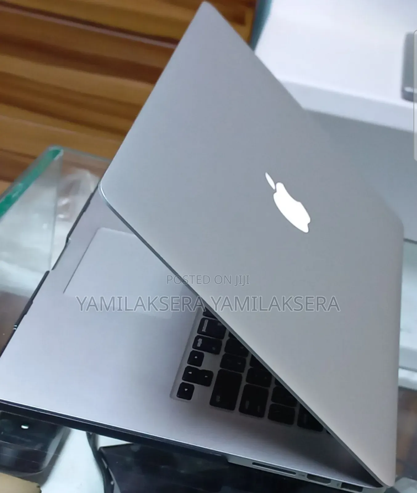 New Laptop Apple MacBook Pro 2013 8GB Intel Core I7 SSD 256GB