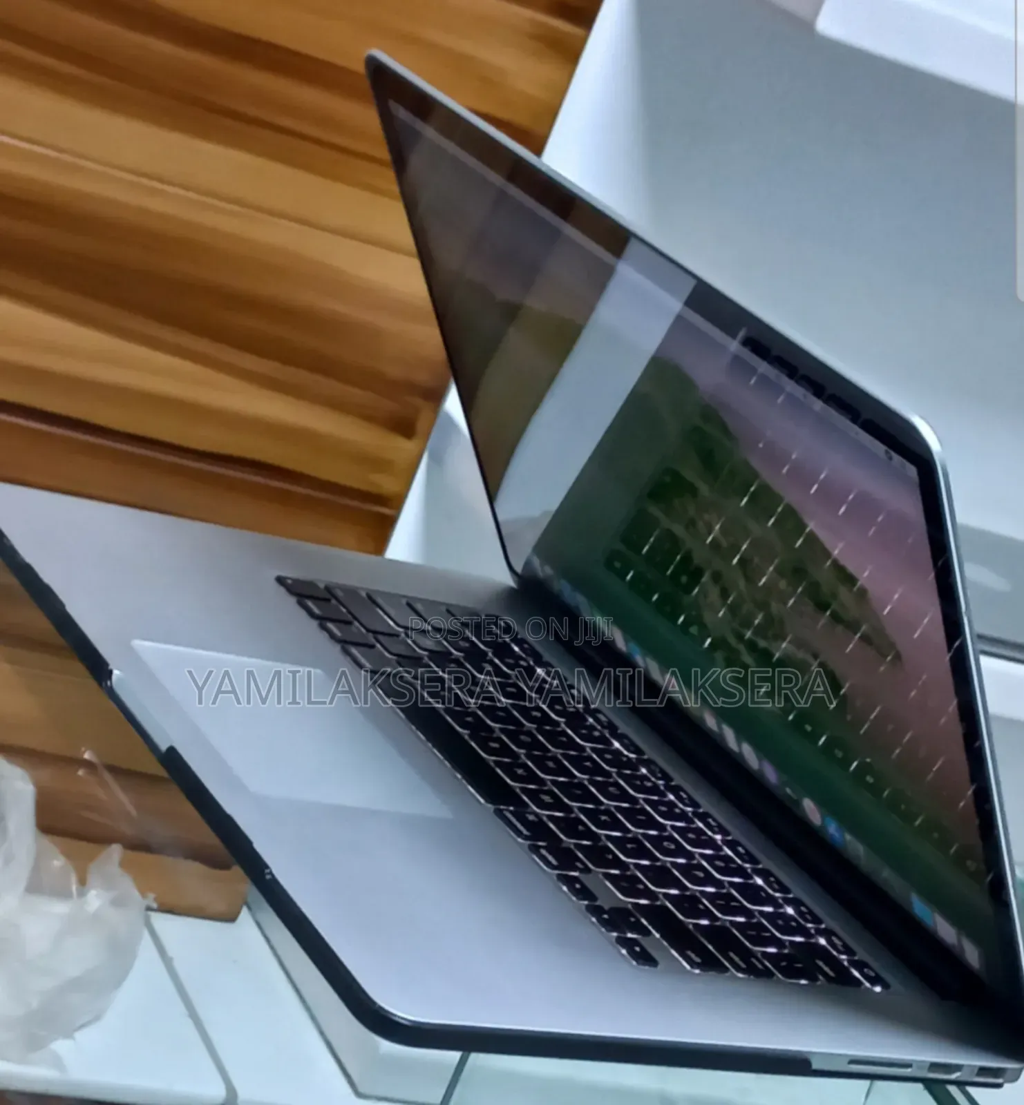 New Laptop Apple MacBook Pro 2013 8GB Intel Core I7 SSD 256GB