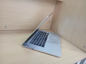 Laptop Apple MacBook Pro 2015 16GB Intel Core 7 SSD 256GB