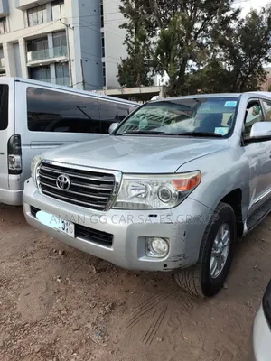Photo - Toyota Land Cruiser 2013 Silver