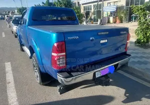 Toyota Hilux 2015 Blue