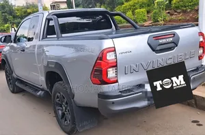 Toyota Hilux 2021 Green