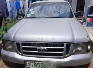 Photo - Ford Ranger 1800 2005 Gray