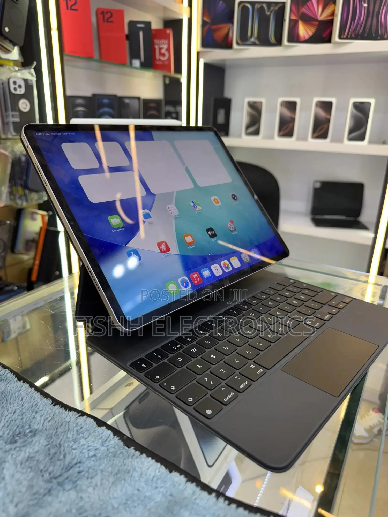 New Apple iPad Pro 12.9 (2022) 256 GB Gray