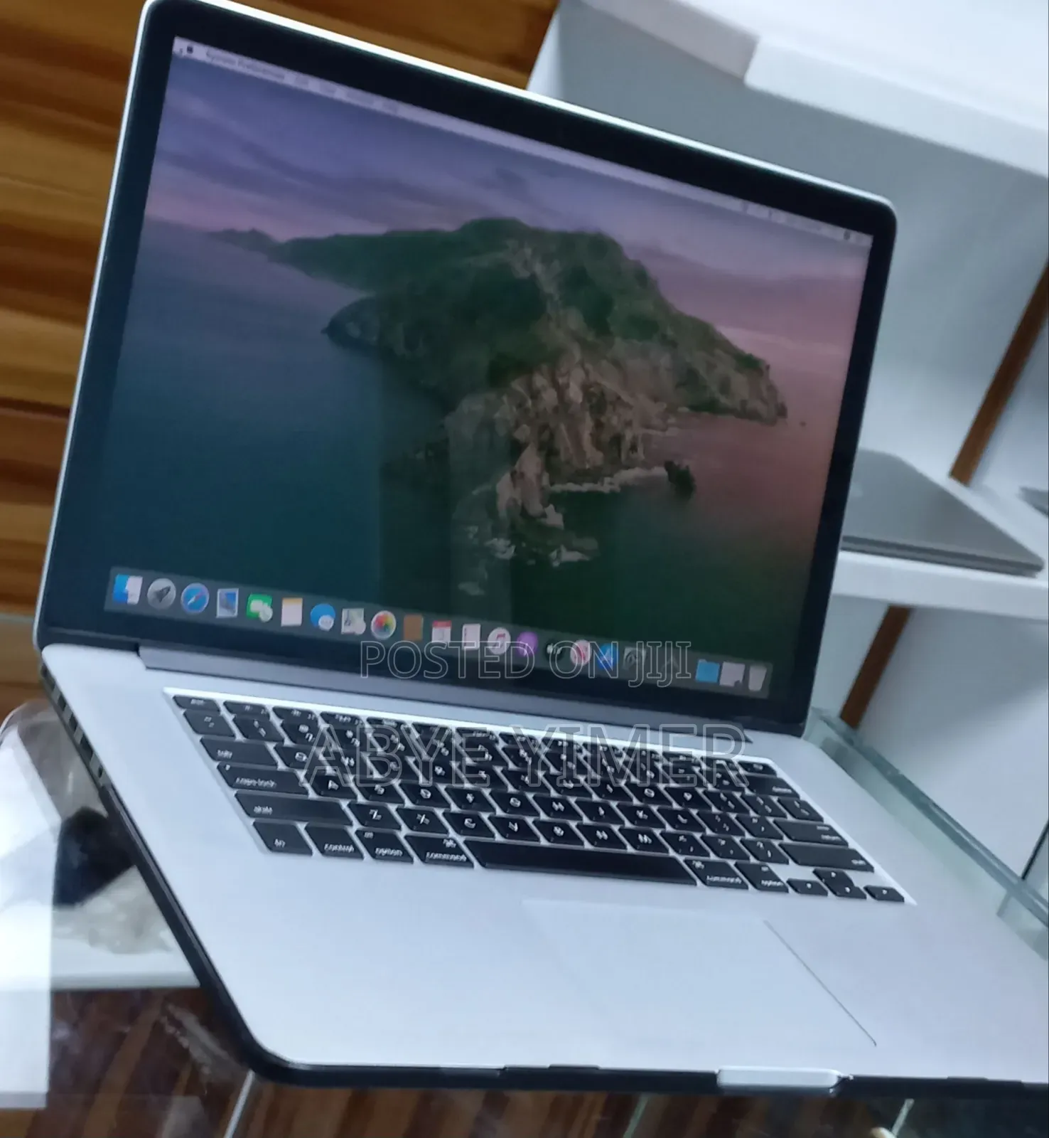 New Laptop Apple MacBook Pro 2013 8GB Intel Core I7 SSD 256GB