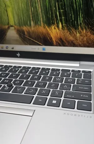 New Laptop HP EliteBook 845 G8 16GB AMD Ryzen 5 SSD 512GB