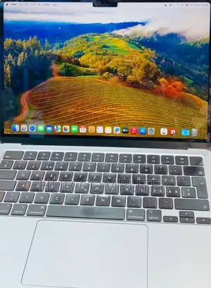 New Laptop Apple MacBook Air 2022 M2 8GB Apple M2 SSD 256GB