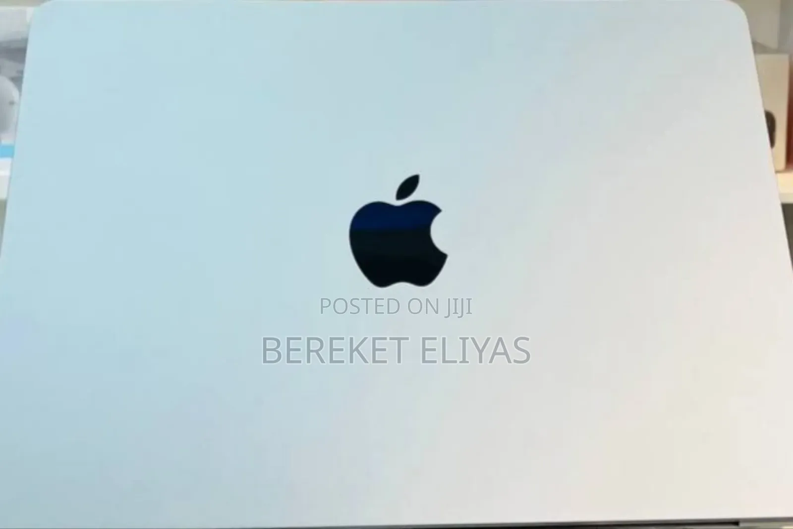 New Laptop Apple MacBook Air 2022 M2 8GB Apple M2 SSD 256GB