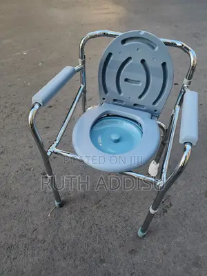 Photo - Commode Chair承認toilet Chair Brand New輕易ommode Chair麵條poty Chair New
