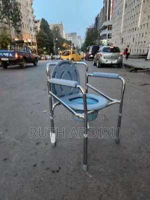 Toilet Chair夷狄brand New Commode Chair奔跑foldable Commode Chair字體poty