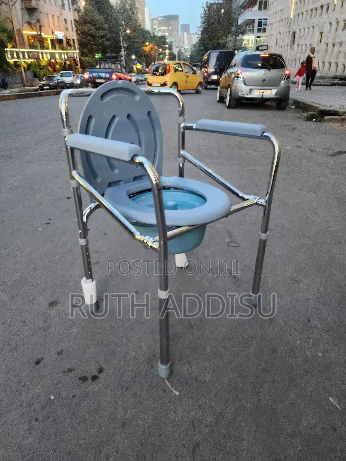 Commode Chair Brand New宛轉toilet Chair𡯁我commode Chair九月toilet Chair