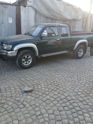 Toyota Hilux 2001 Green