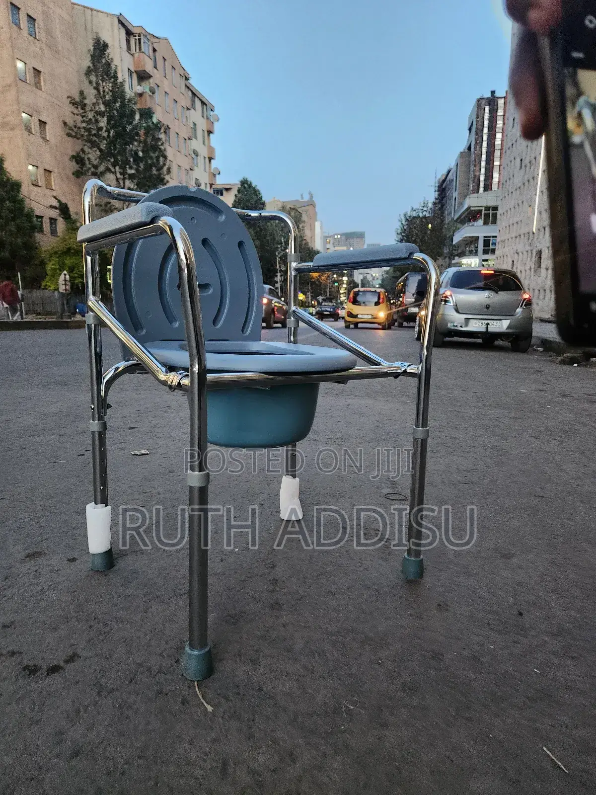 Commode Chair宛轉toilet Chair膽子brand New Commode Chair承受toilet Chair