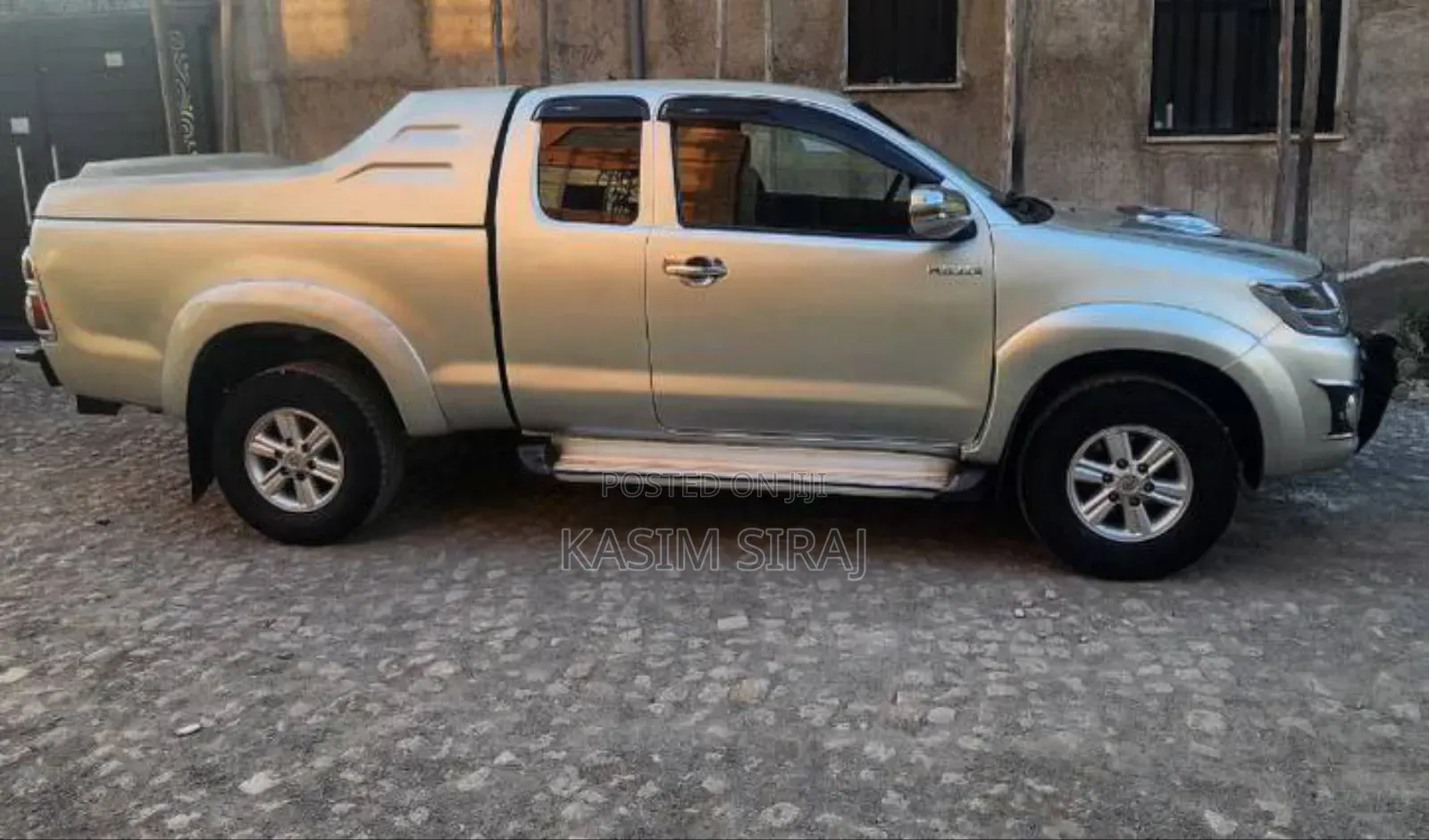 Toyota Hilux 2.5 D-4D 4X4 SRX 2012 Silver