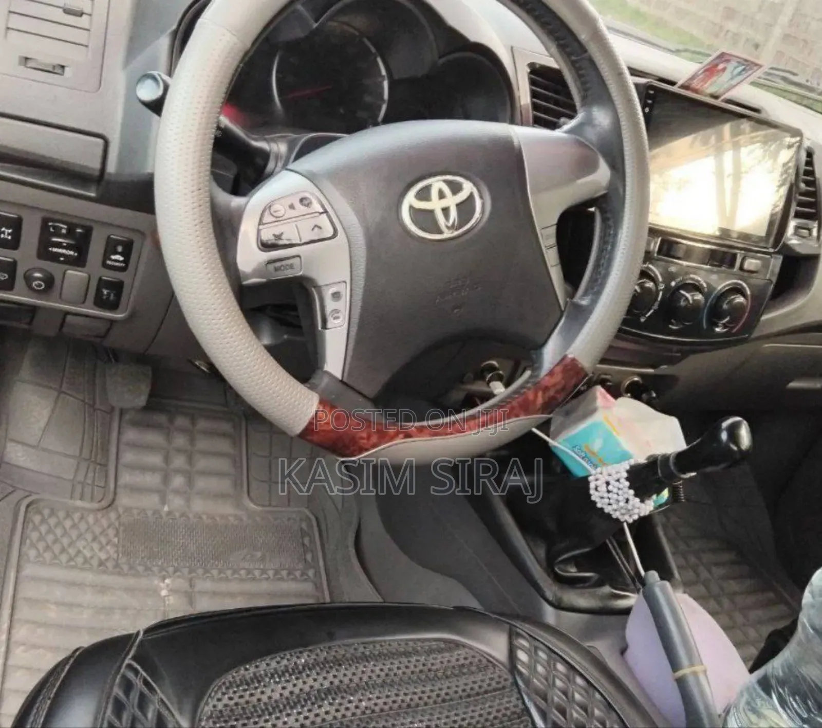 Toyota Hilux 2.5 D-4D 4X4 SRX 2012 Silver